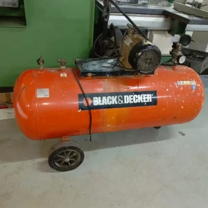 COMPRESSOR - Black and Decker 300 L